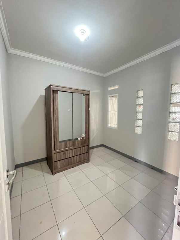 dijual rumah jl kadipaten antapani bandung