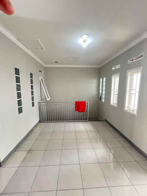 dijual rumah jl kadipaten antapani bandung