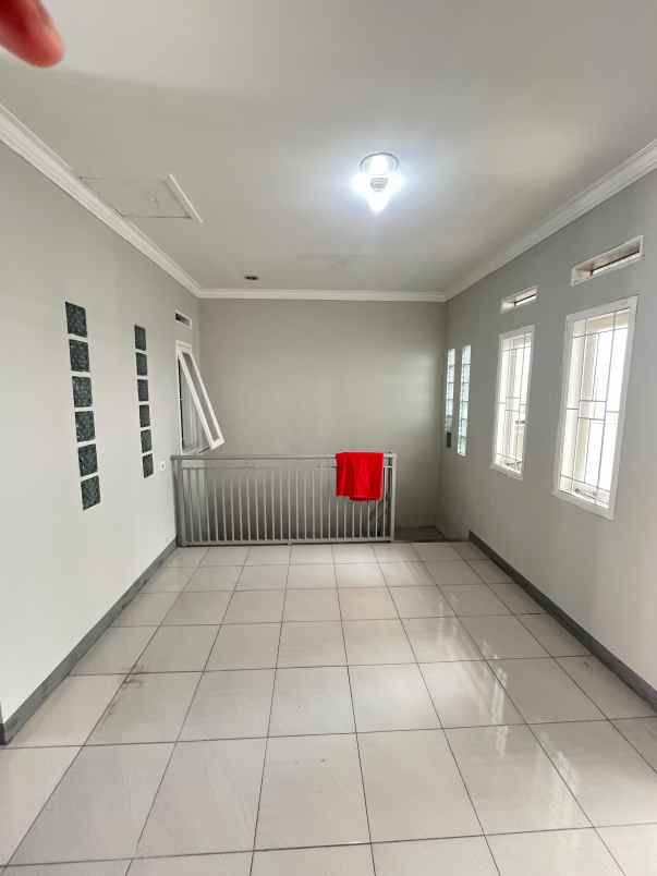 dijual rumah jl kadipaten antapani bandung