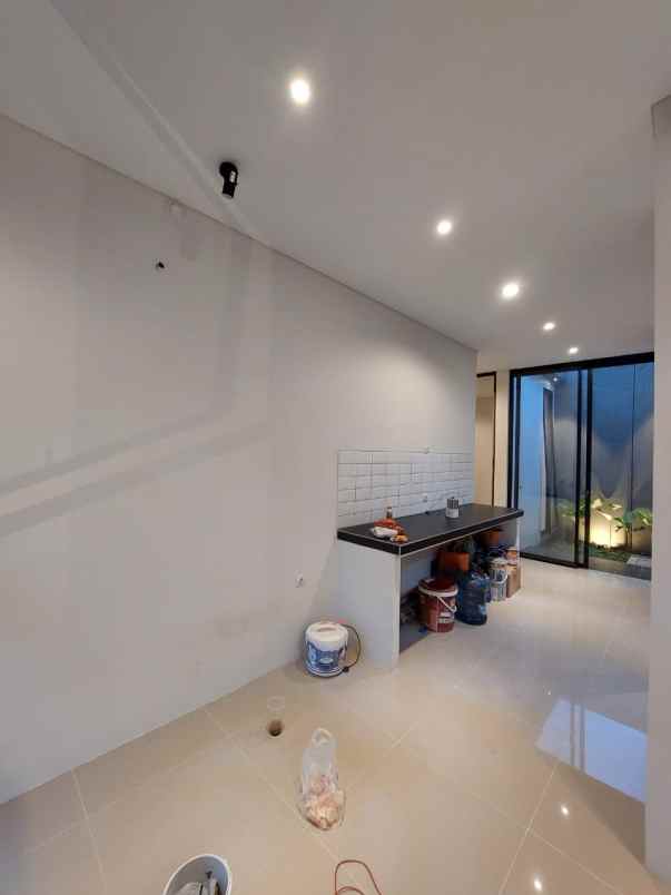 dijual rumah jl kaliurang km 11