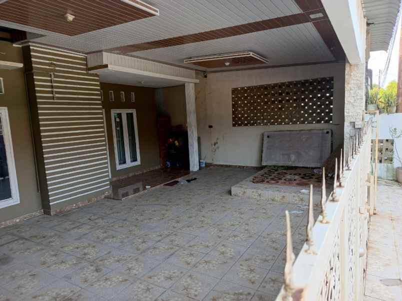 dijual rumah jl kartama