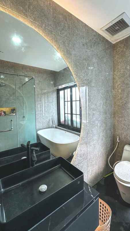 dijual rumah jl kopo