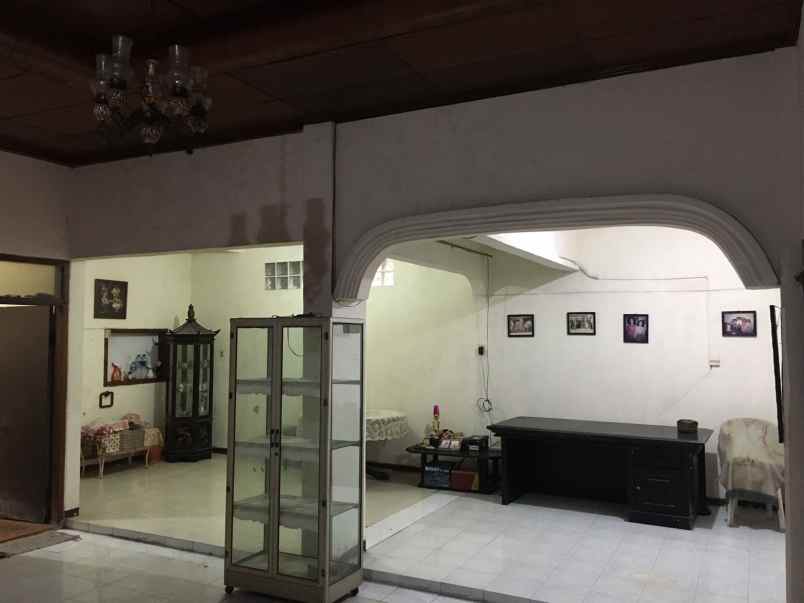 dijual rumah jl laut arafuru duren