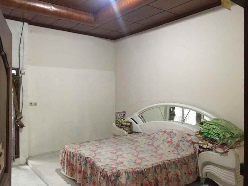 dijual rumah jl laut arafuru duren