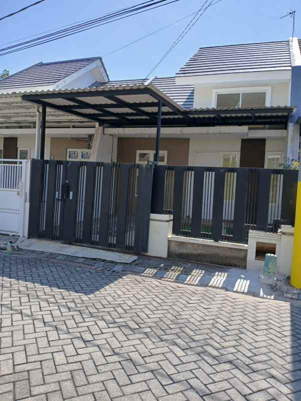 dijual rumah jl legian gununganyar iv