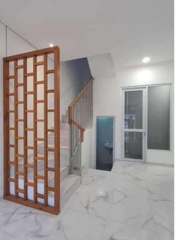 dijual rumah jl nyangka sawangan depok