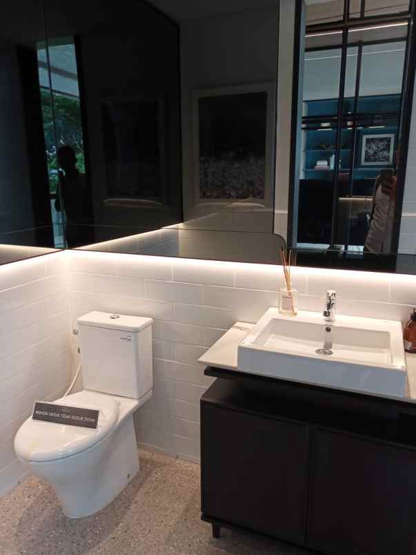 dijual rumah jl orange county boulevard