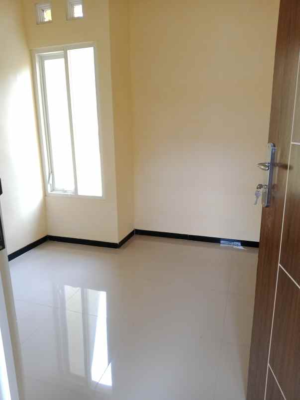 dijual rumah jl pahlawan balearjosari