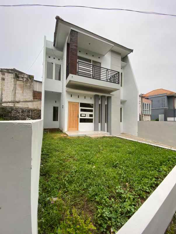 dijual rumah jl pahlawan balearjosari