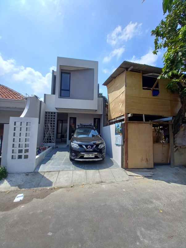 dijual rumah jl pondasi kayu putih