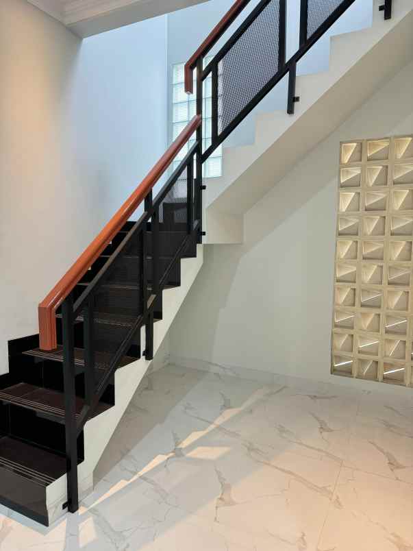 dijual rumah jl pondok kelapa duren