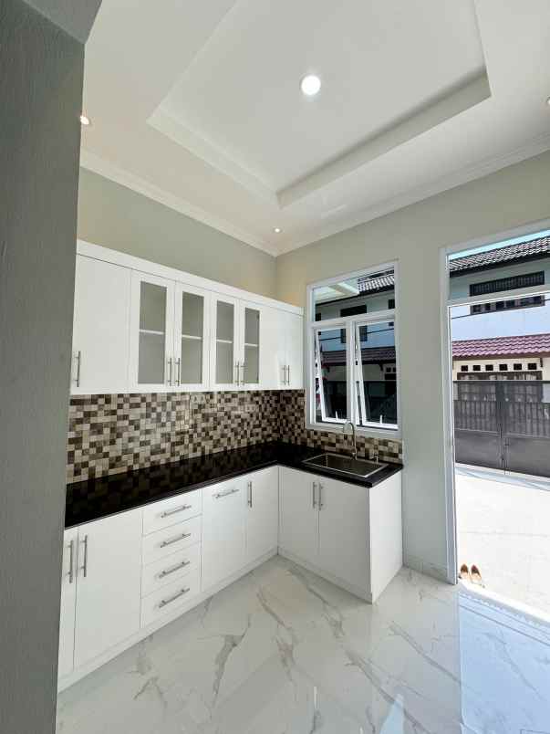 dijual rumah jl pondok kelapa duren