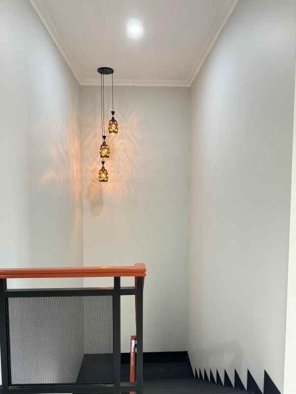 dijual rumah jl pondok kelapa duren