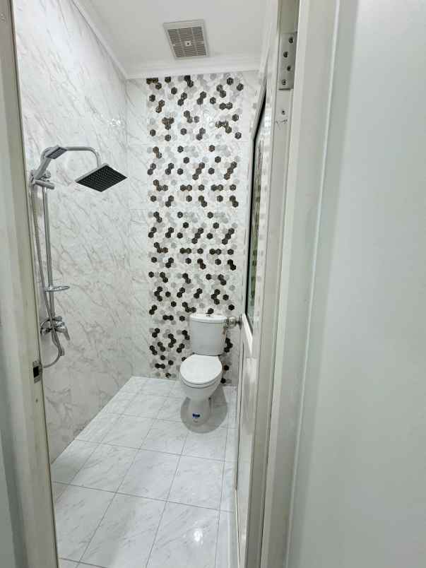 dijual rumah jl pondok kelapa duren