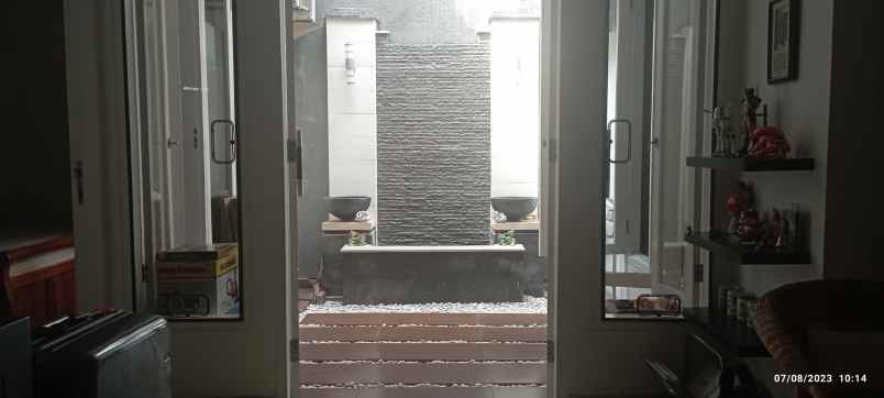 dijual rumah jl puter bintaro sektor 5