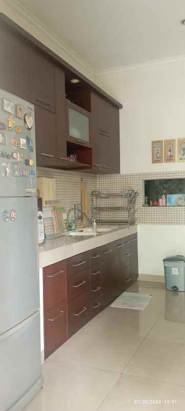 dijual rumah jl puter bintaro sektor 5