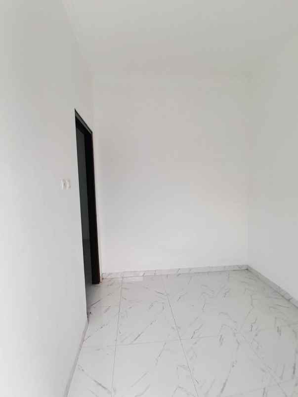 dijual rumah jl raya hankam setu