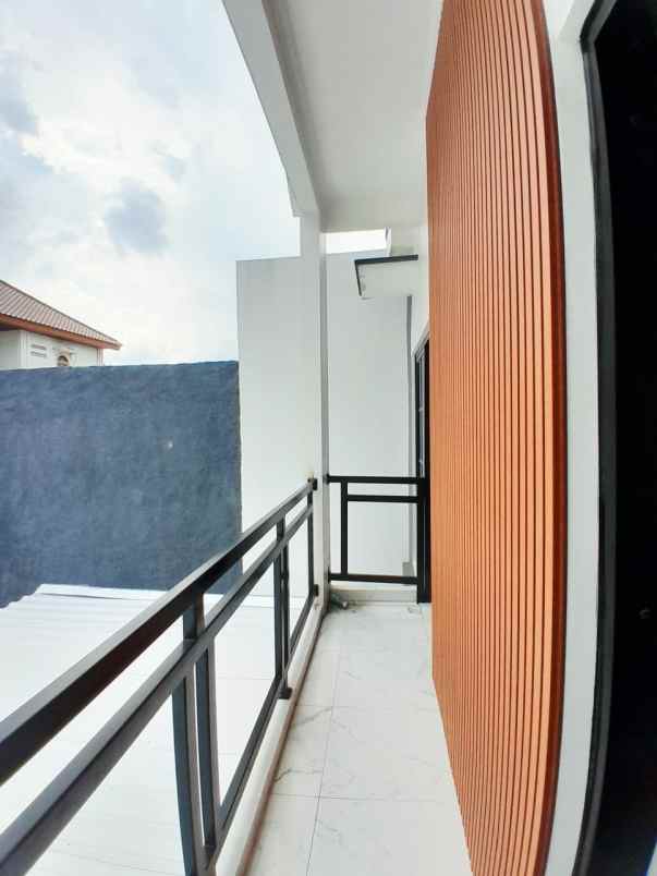 dijual rumah jl raya hankam setu