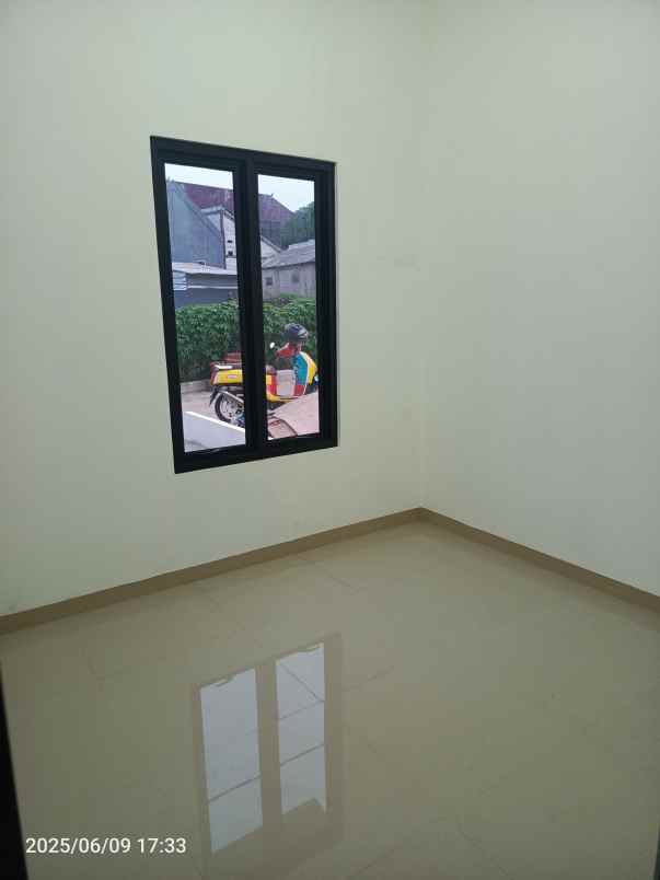 dijual rumah jl raya kalimulya