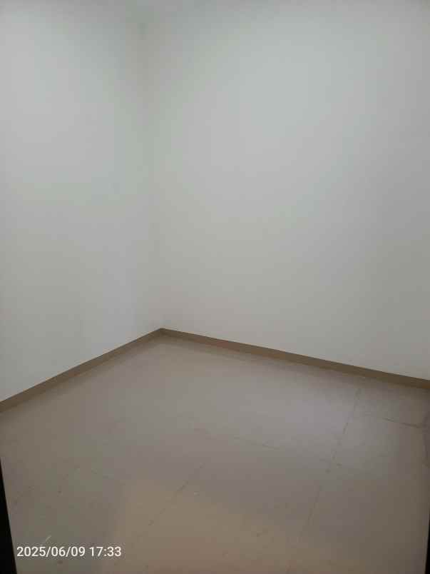 dijual rumah jl raya kalimulya