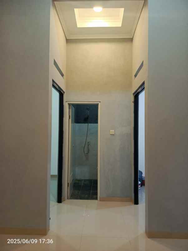 dijual rumah jl raya kalimulya