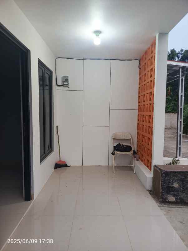 dijual rumah jl raya kalimulya