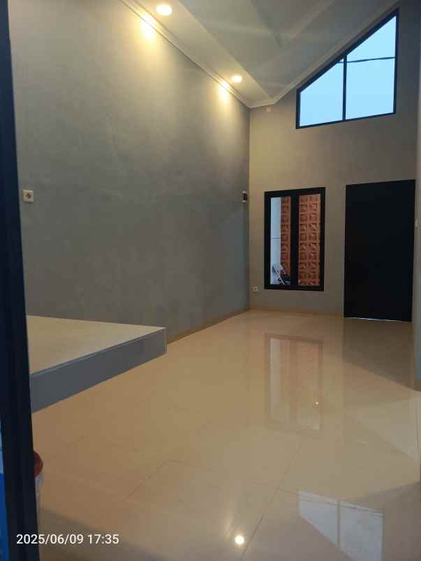 dijual rumah jl raya kalimulya