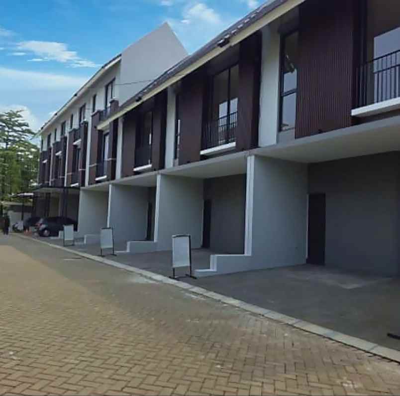 dijual rumah jl raya lebak bulus