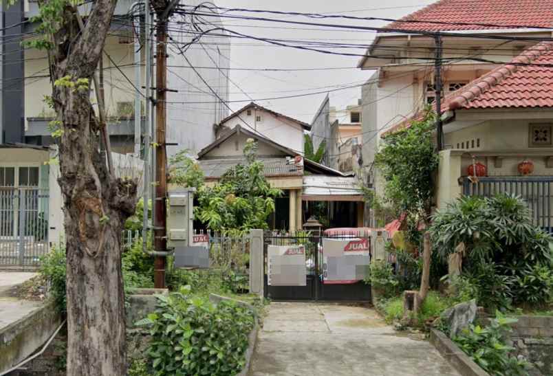 dijual rumah jl raya menur airlangga
