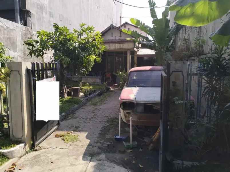 dijual rumah jl raya menur airlangga