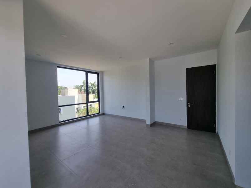 dijual rumah jl sutera flamboyan pd