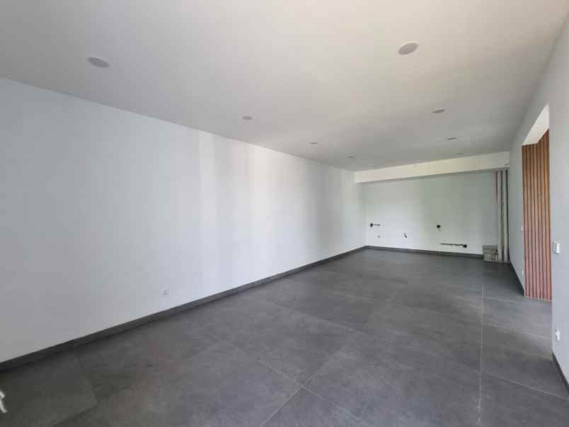 dijual rumah jl sutera flamboyan pd