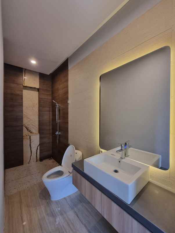 dijual rumah jl sutera flamboyan pd