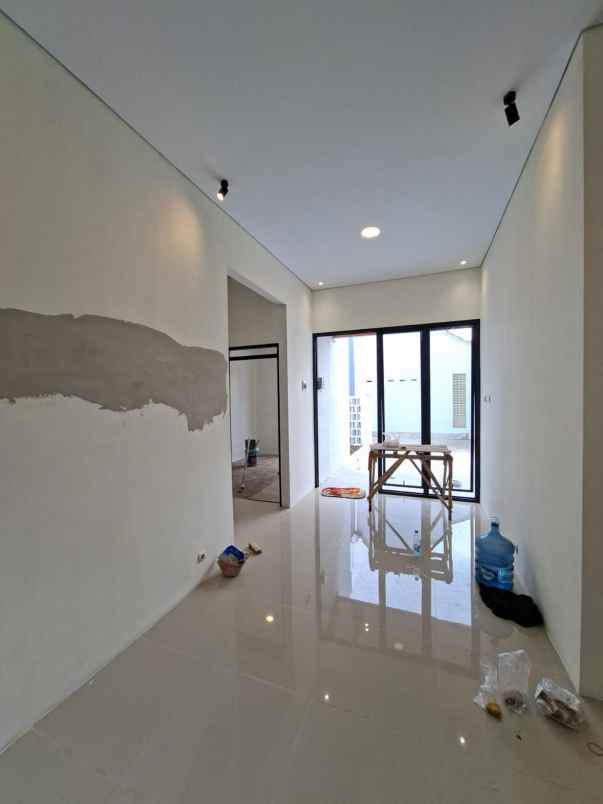 dijual rumah jl wates km 8