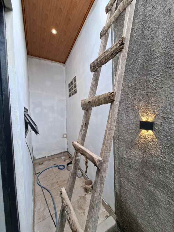 dijual rumah jl wates km 8