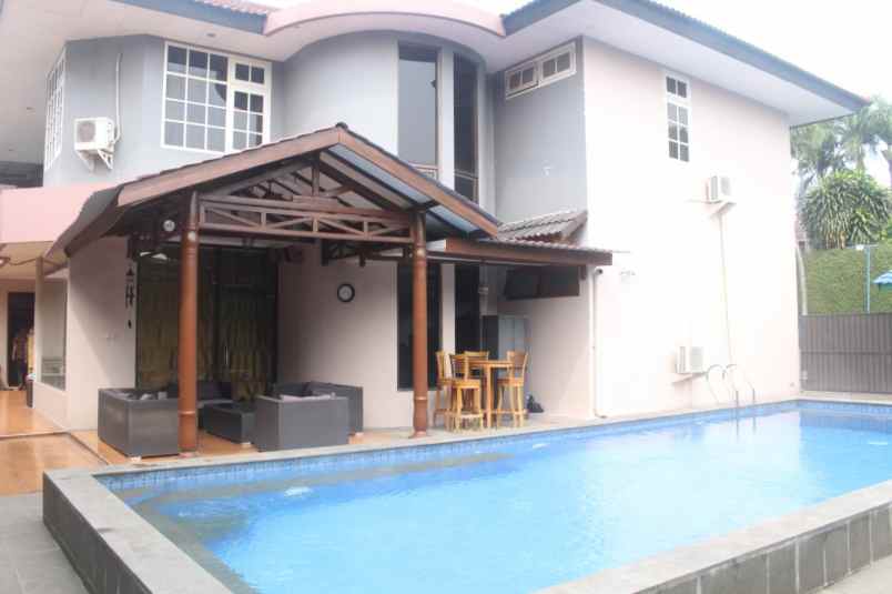 dijual rumah jln raya kebayoran baru