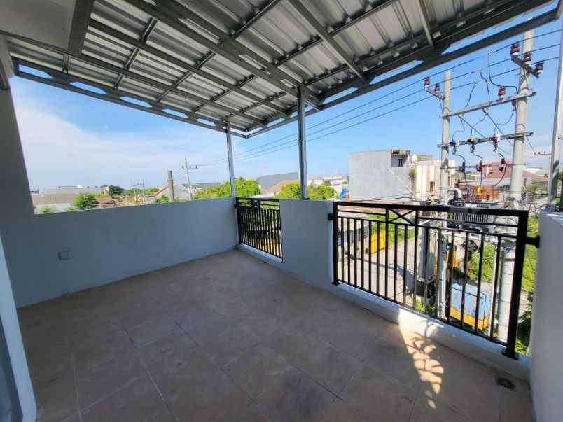 dijual rumah jln raya medokan ayu