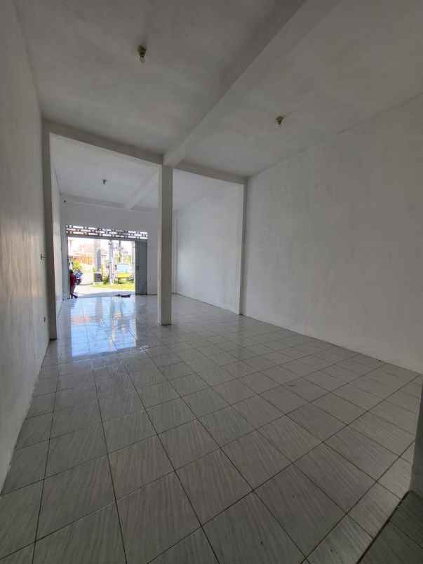 dijual rumah jln raya medokan ayu