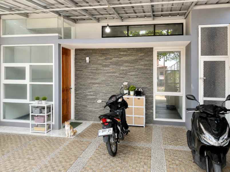 dijual rumah jln saung bandrek lengkong
