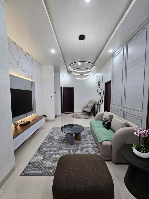 dijual rumah jln trenggana penatih