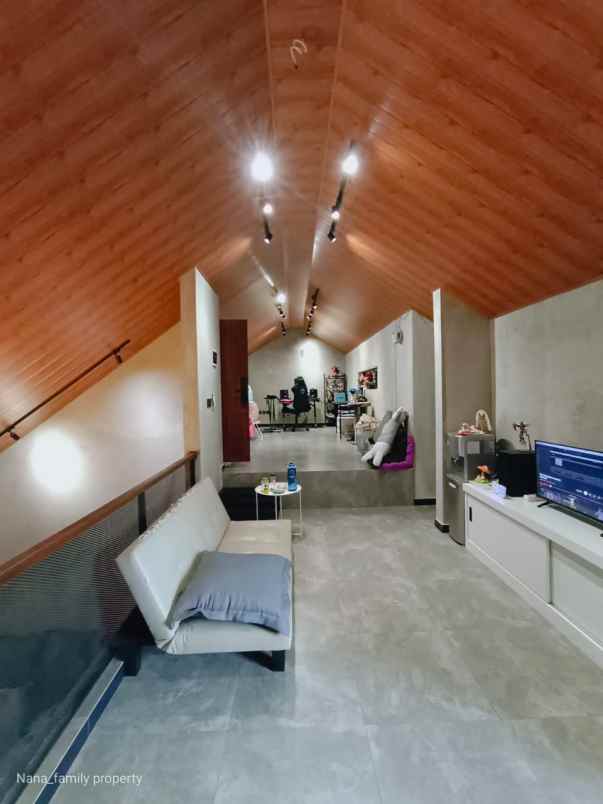 dijual rumah joglo jakarta barat