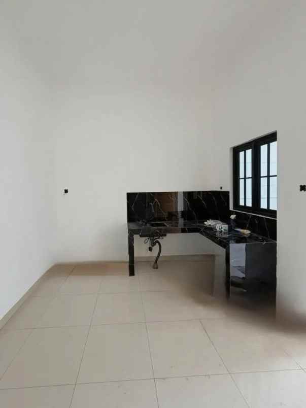 dijual rumah kadirojo 2