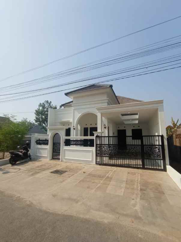 dijual rumah kadirojo 2
