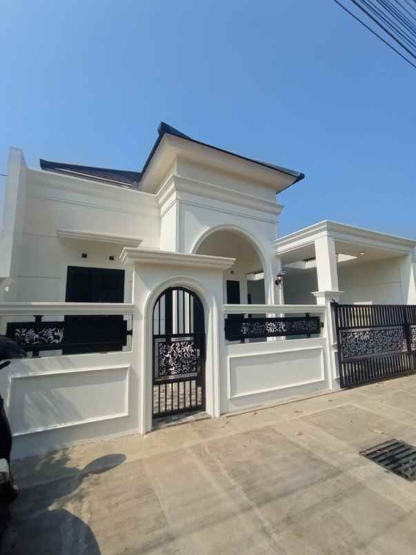 dijual rumah kadirojo 2