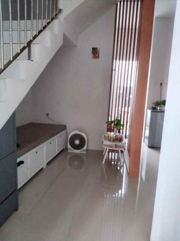 dijual rumah kalisari pekayon pasar