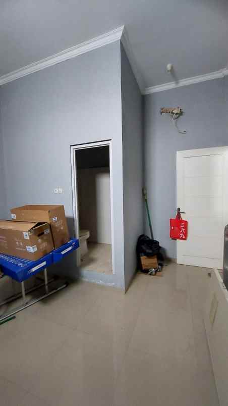 dijual rumah karang asem