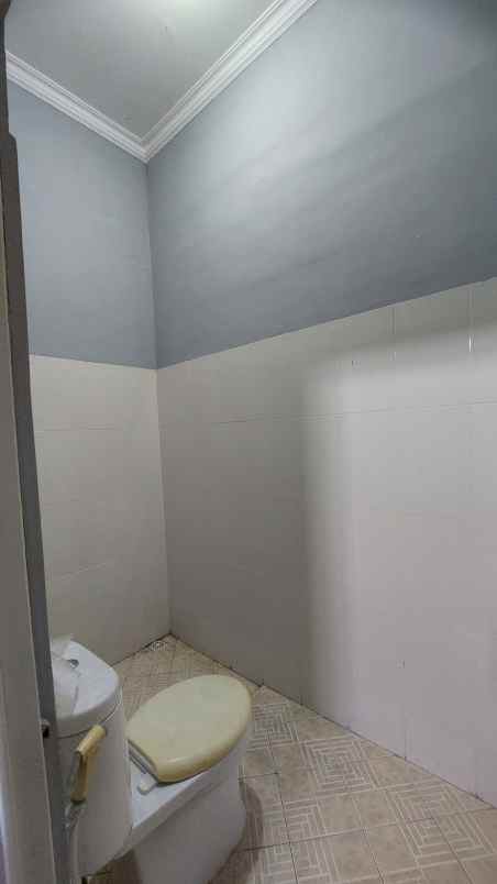 dijual rumah karang asem