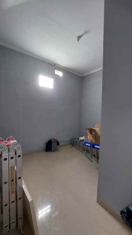 dijual rumah karang asem