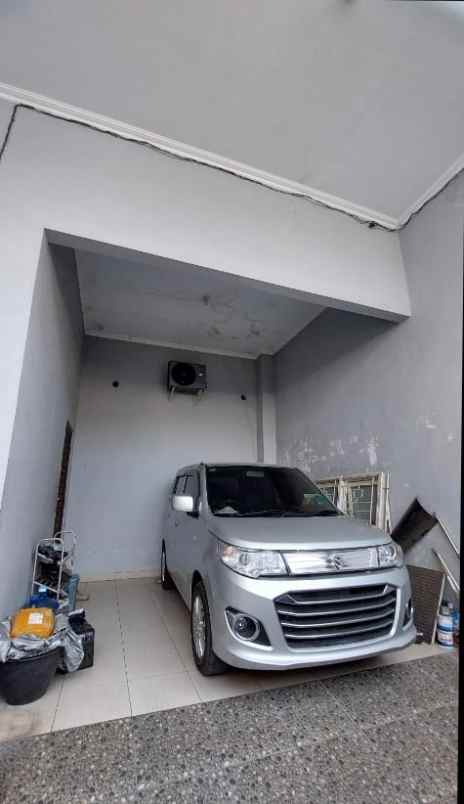dijual rumah karang asem
