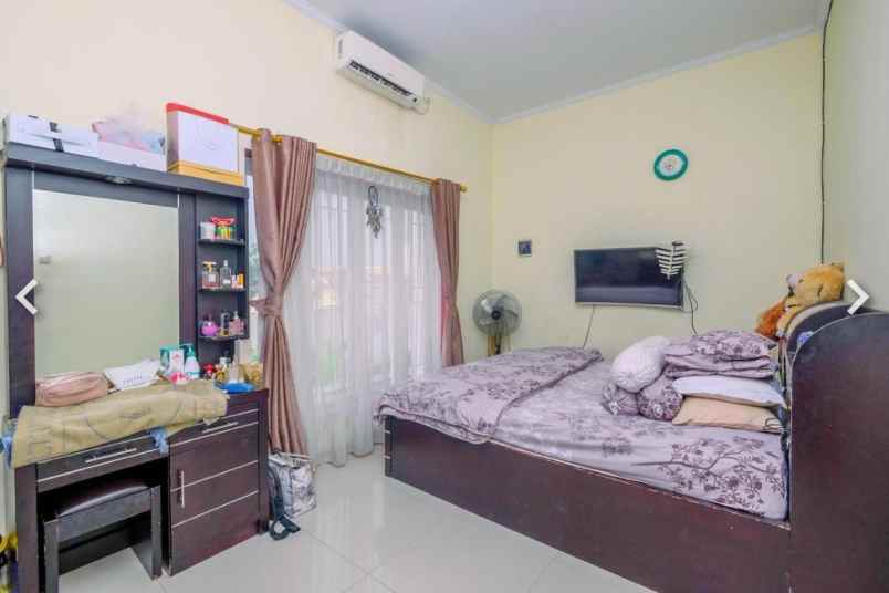 dijual rumah karang tengah townhouse